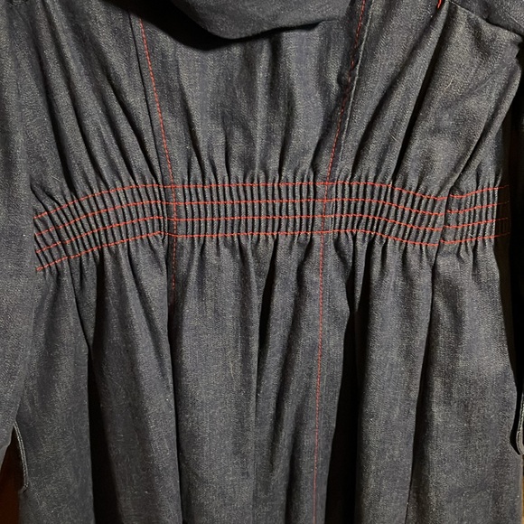 Vintage 1980’s denim cinched waist long jacket with functional pockets/tie-waist - Picture 12 of 13